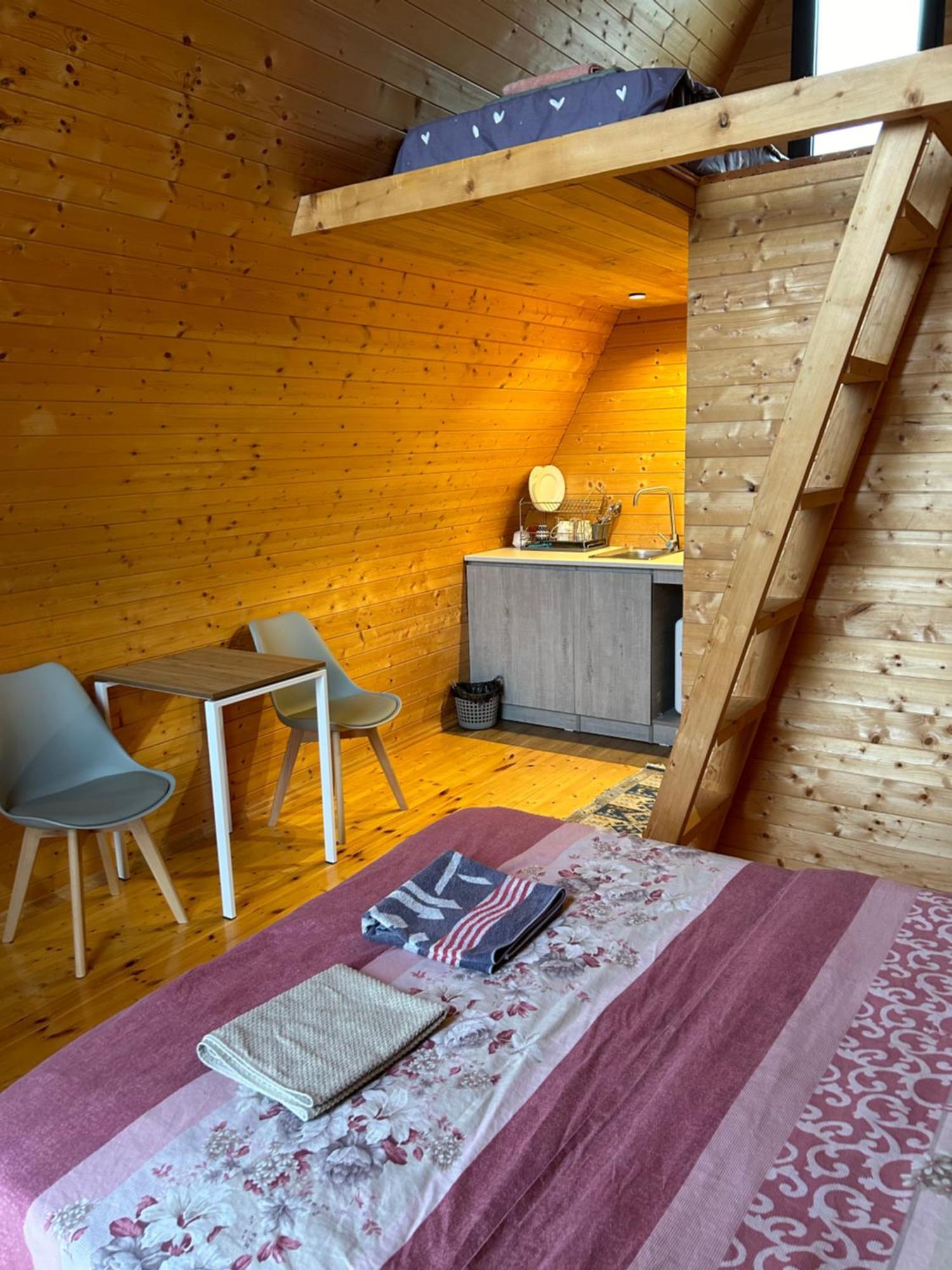 Cottage In Udabno Екстериор снимка